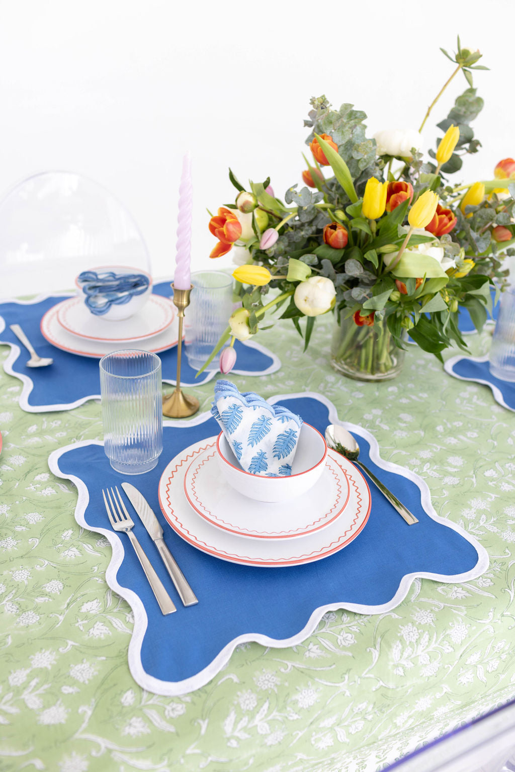 Serena Scalloped Placemats (Set of 4)